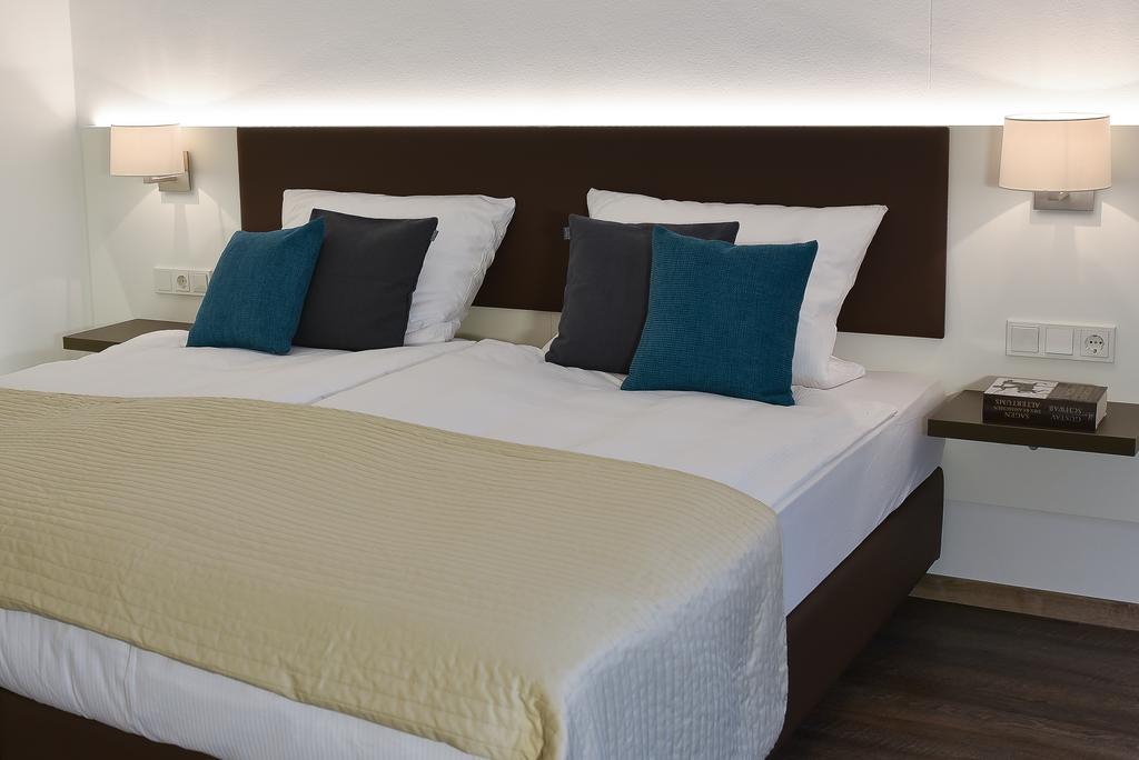 Guesthouse Lichtenau Nussloch Bagian luar foto