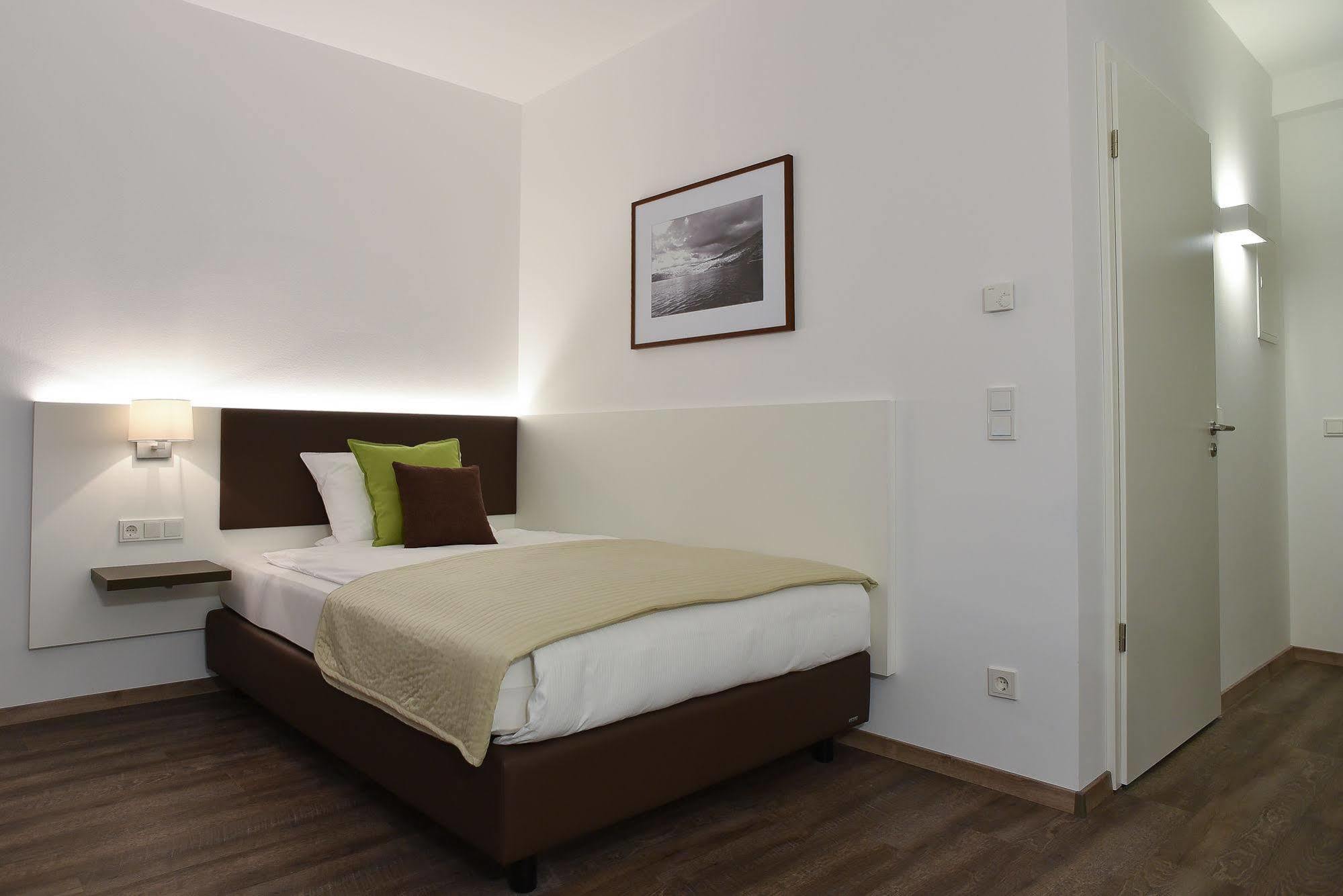 Guesthouse Lichtenau Nussloch Bagian luar foto