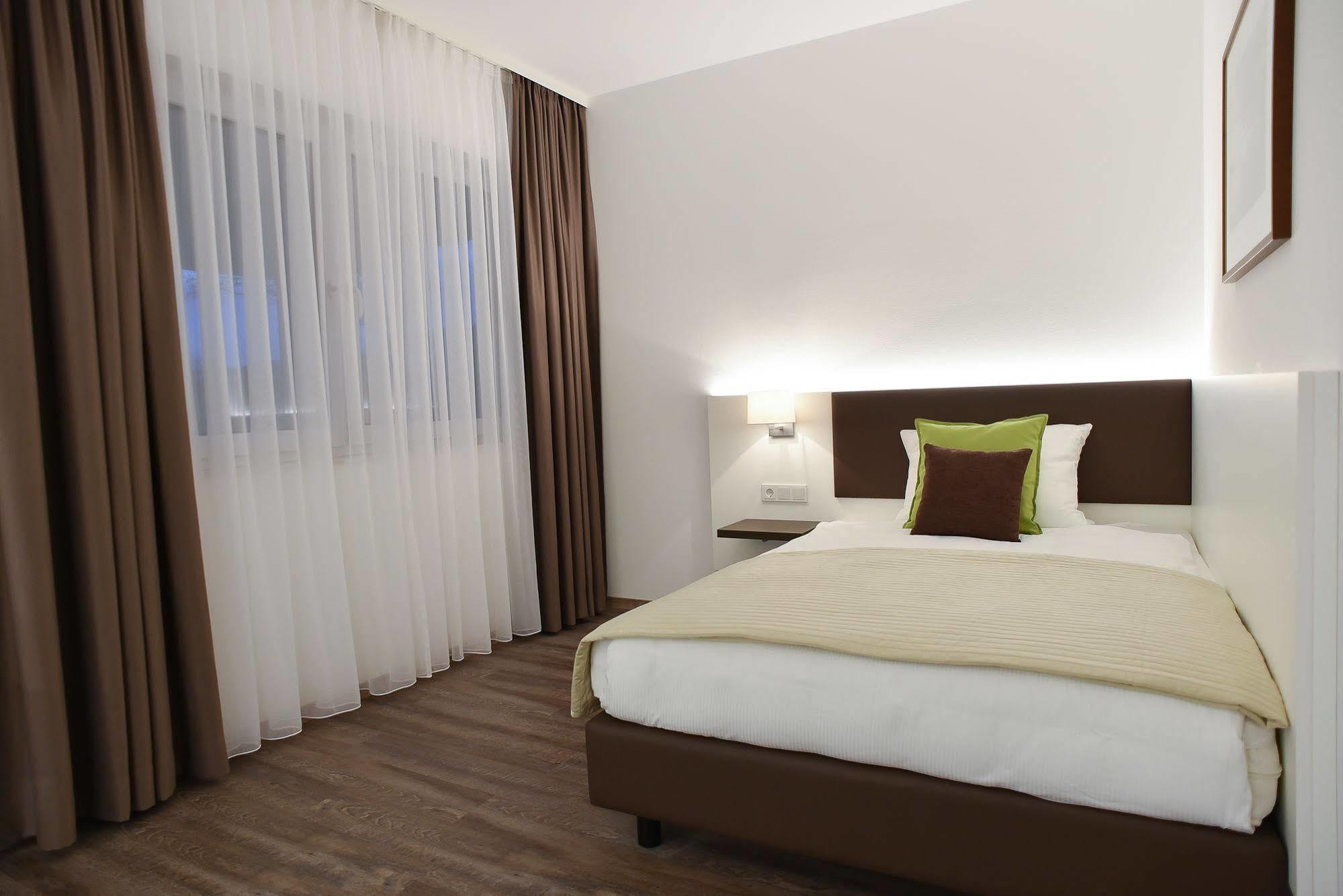Guesthouse Lichtenau Nussloch Bagian luar foto